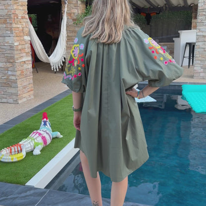 Robe manches bouffantes brodées